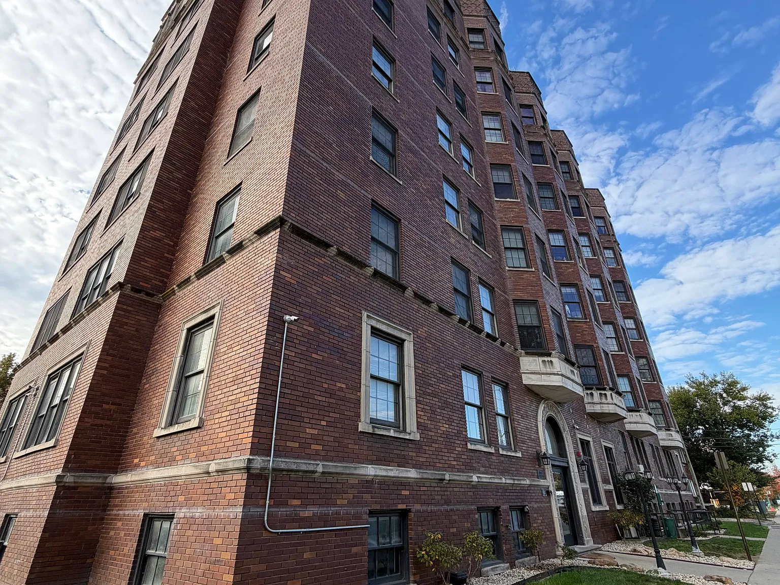 Parkview Apartments LLC — Photo 4