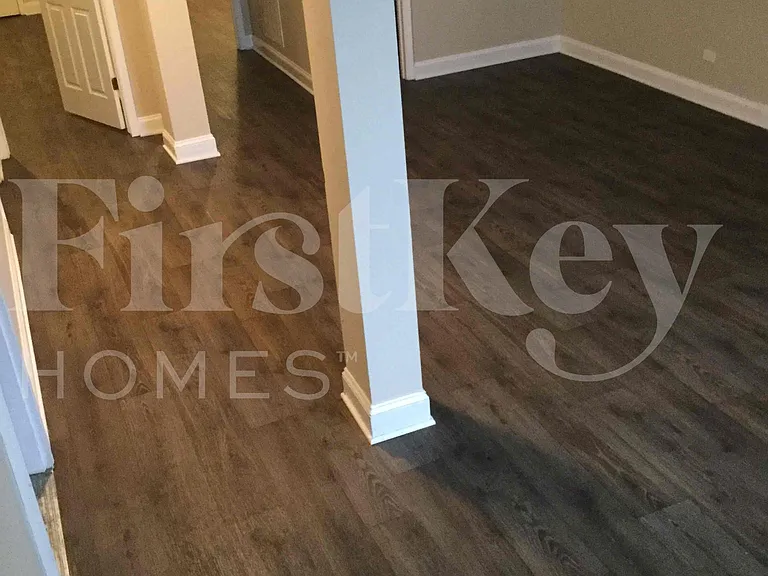8044 S Maplewood Ave — Photo 13