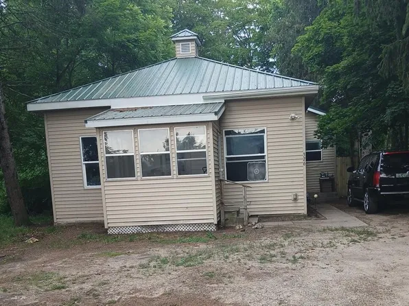326 Cedar, Howard City, MI 49329