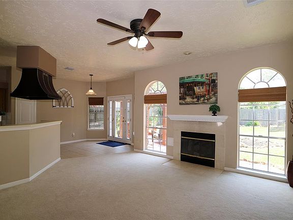 4th image of 827 Maplewood Falls Ct