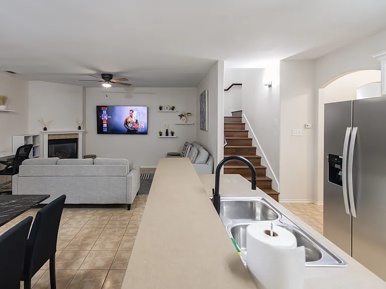 154 Castleridge Dr #B — Photo 40