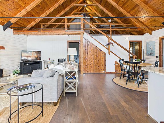 4th image of 60 Rivers Edge Pl