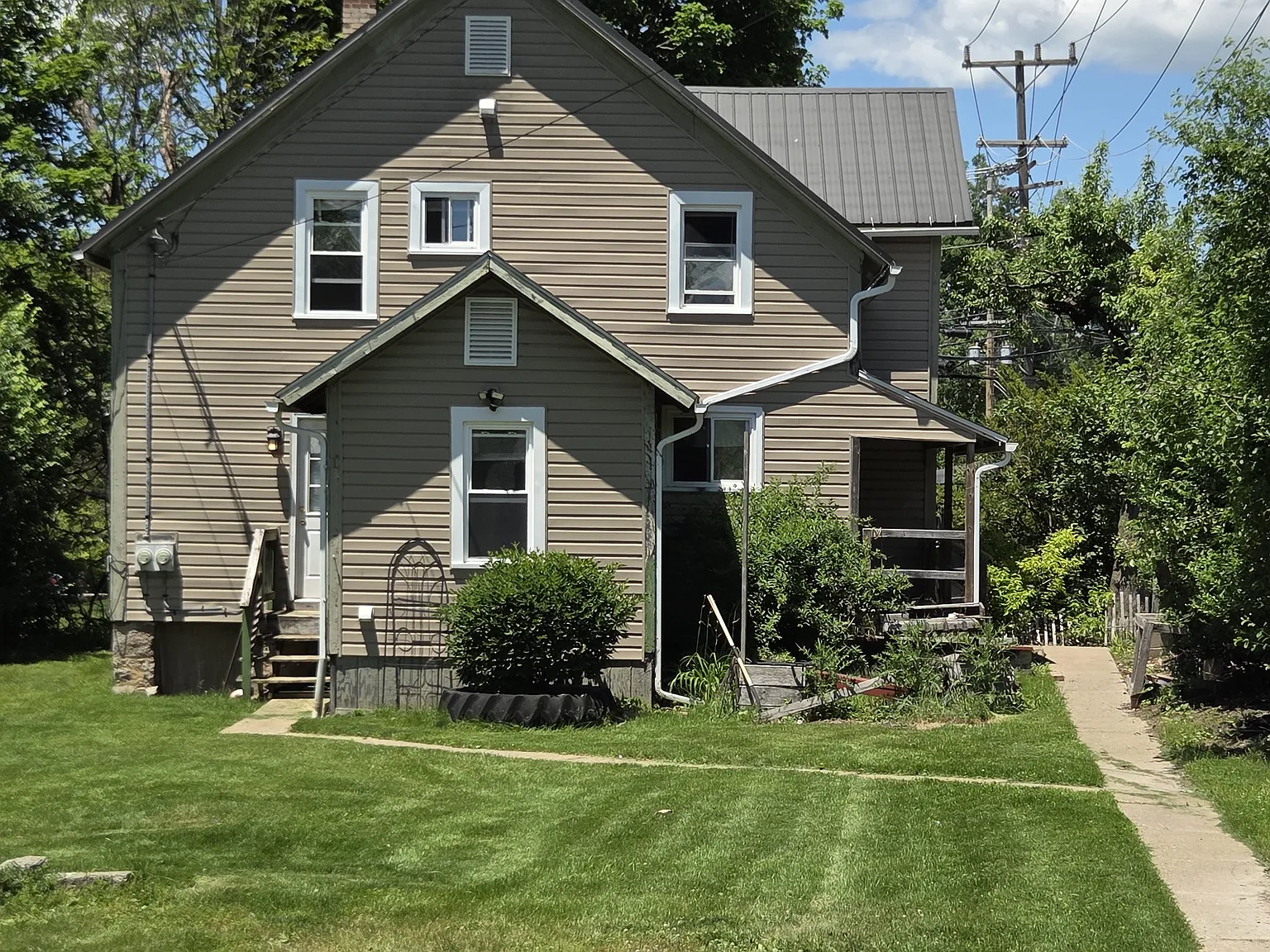 4 bed, 1.5 bath, $1,750 — Photo 1