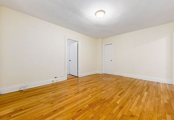 4th image of 41-45 52nd St #2A