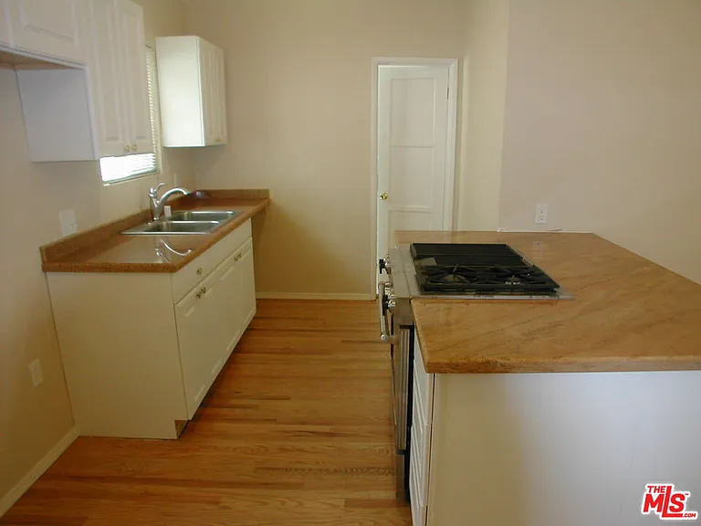 1227 Franklin St #B — Photo 5