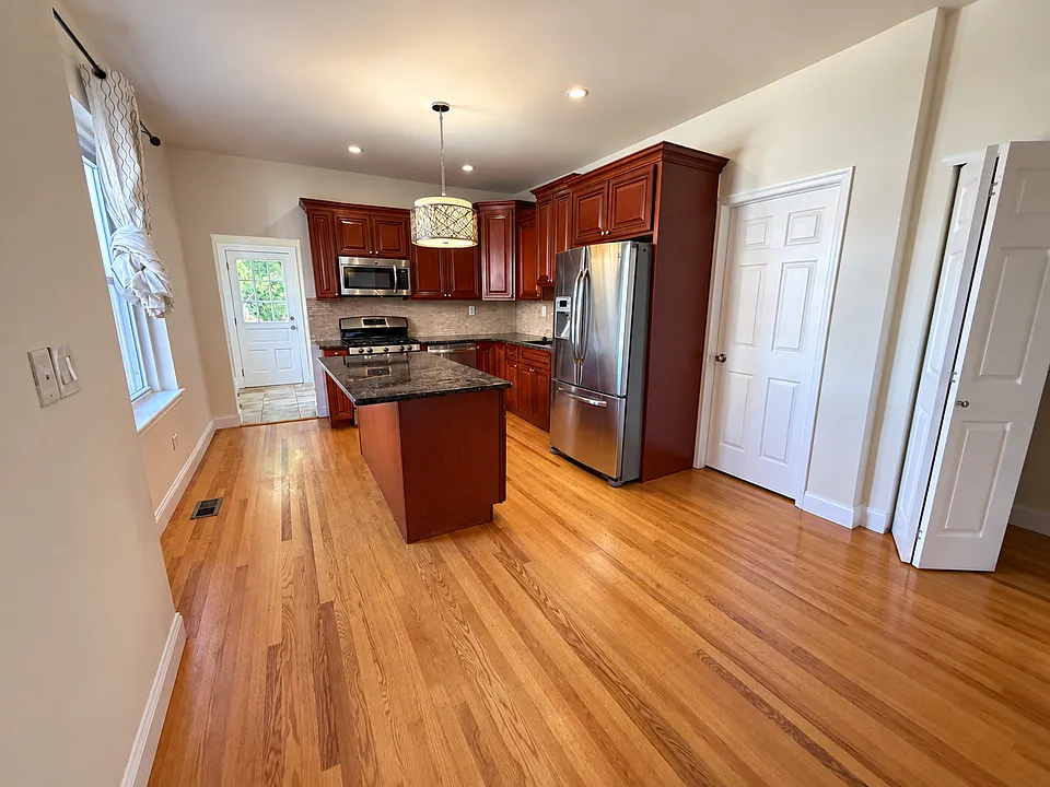 4543 Manayunk Ave