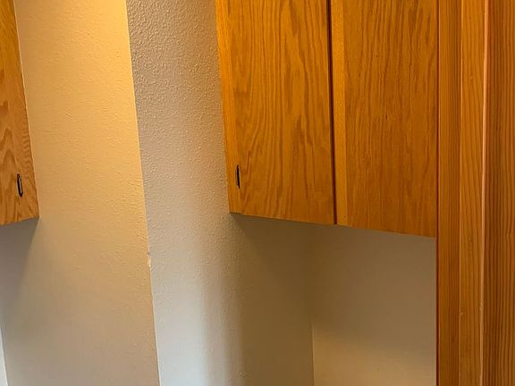 5th image of 1506 Glen Dr #4