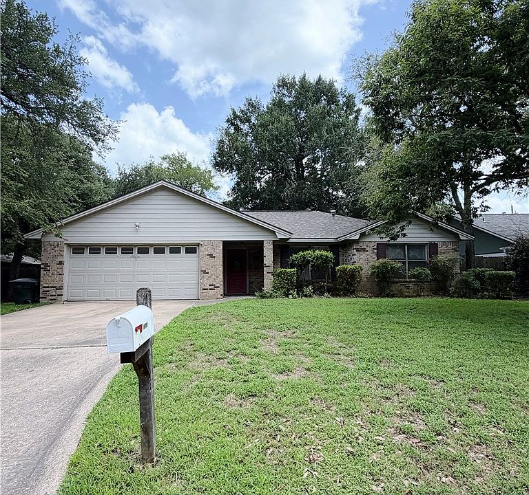 1st image of 2706 Red Hill Dr