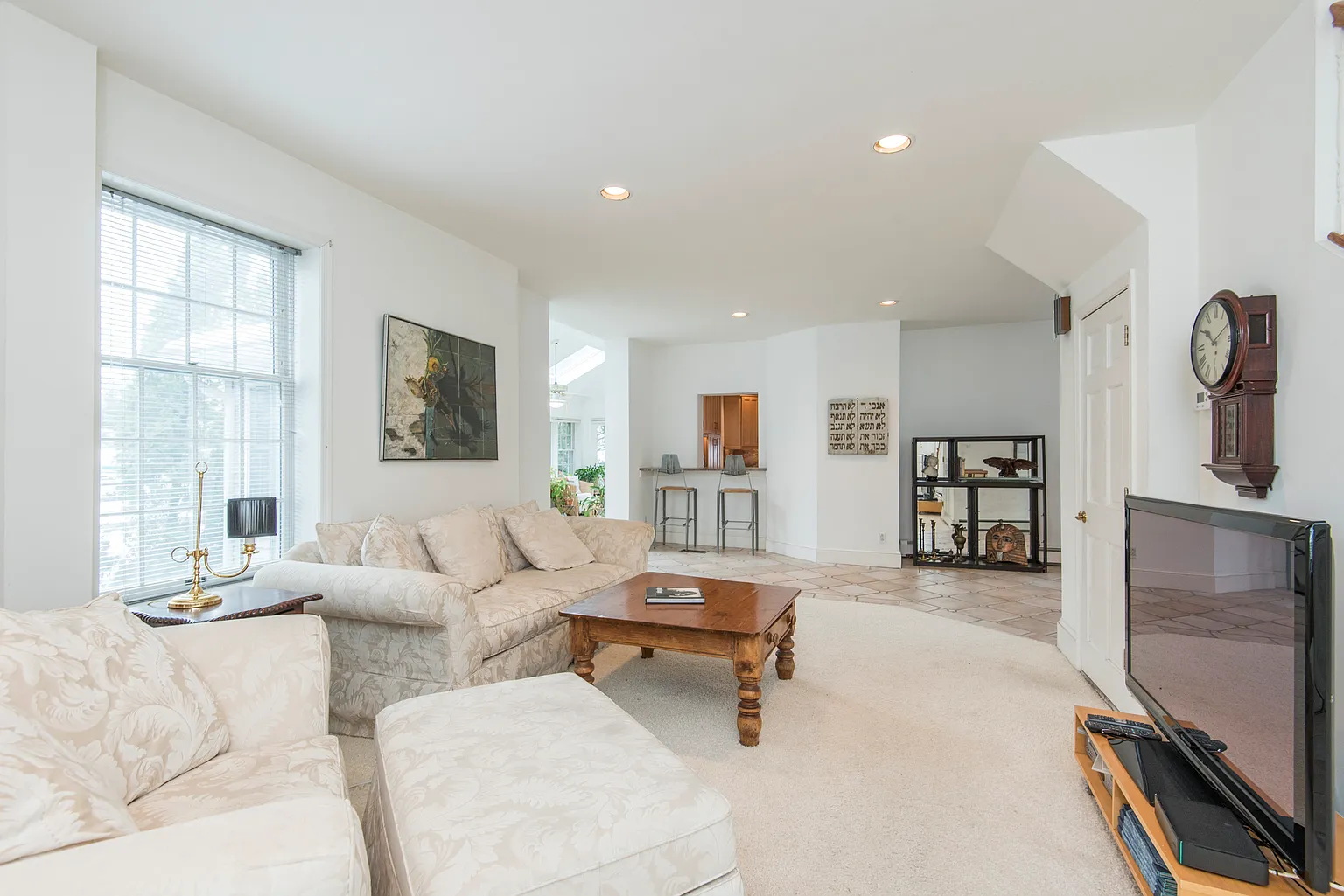 212 Elm Ter photo 1