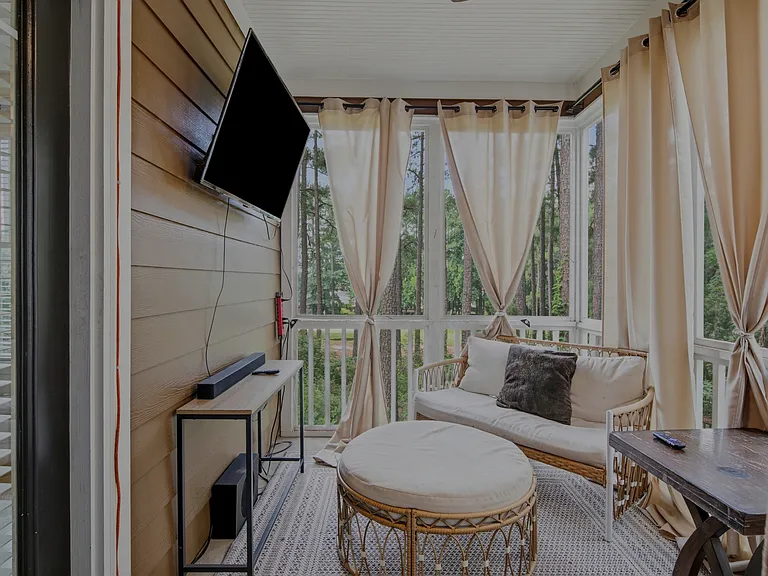 73 Falconridge Dr — Photo 38