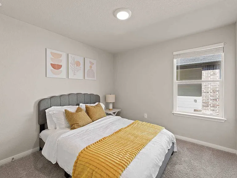 2920 Tweedy Trl — Photo 12
