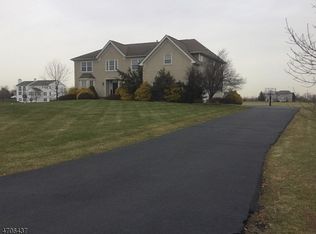 1 Barge Ln, Somerset, NJ 08873