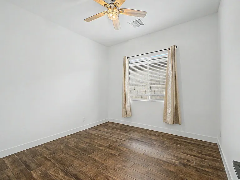 13103 N 174th Dr — Photo 35
