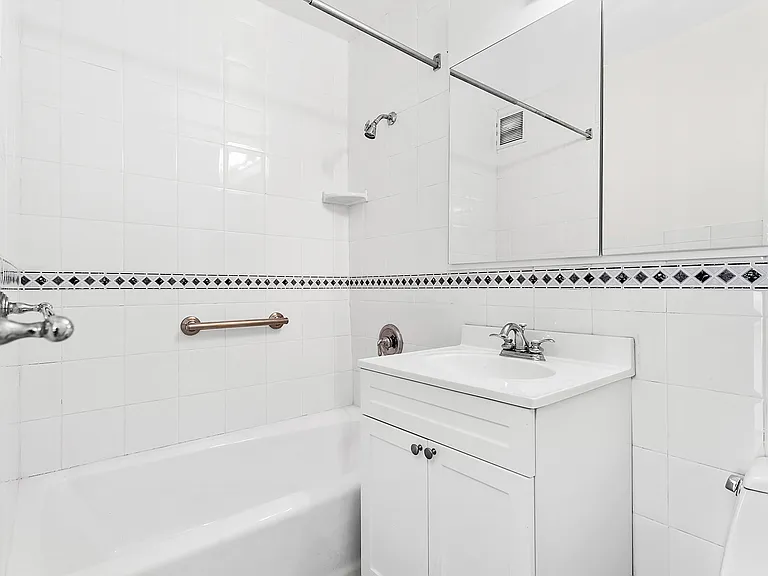 445 E 80th St #6G — Photo 7