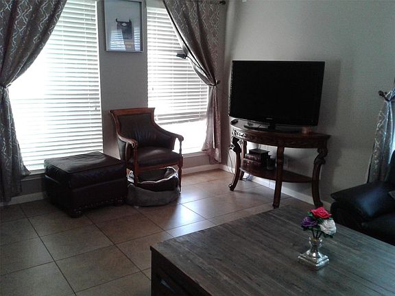 3rd image of 2407 Pinpoint Dr