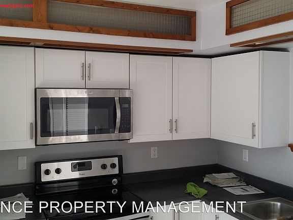 5th image of 106 E Madison Ave