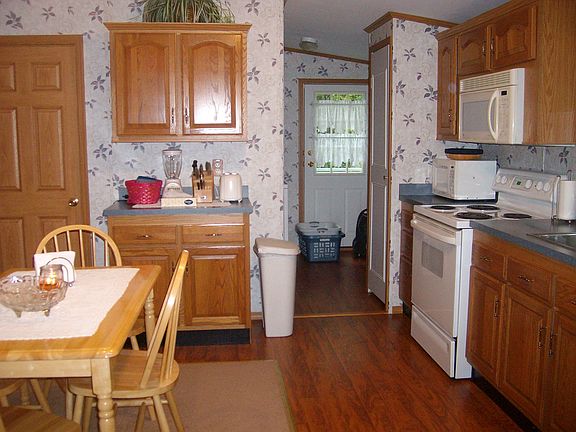 2nd image of 20 Pine Haven Dr