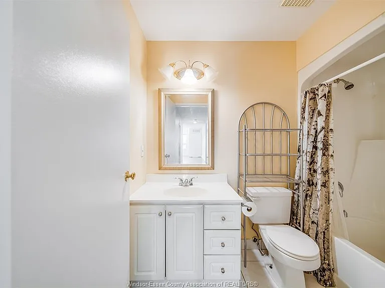 540 Ouellette Ave #5B — Photo 24