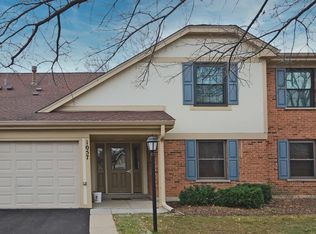 1057 Deerpath Ct APT B2, Wheeling, IL 60090