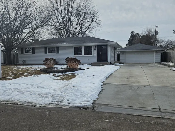 8816 Irving Ave S, Bloomington, MN 55431