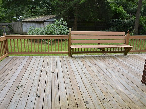 5th image of 2303 Rainbow Dr