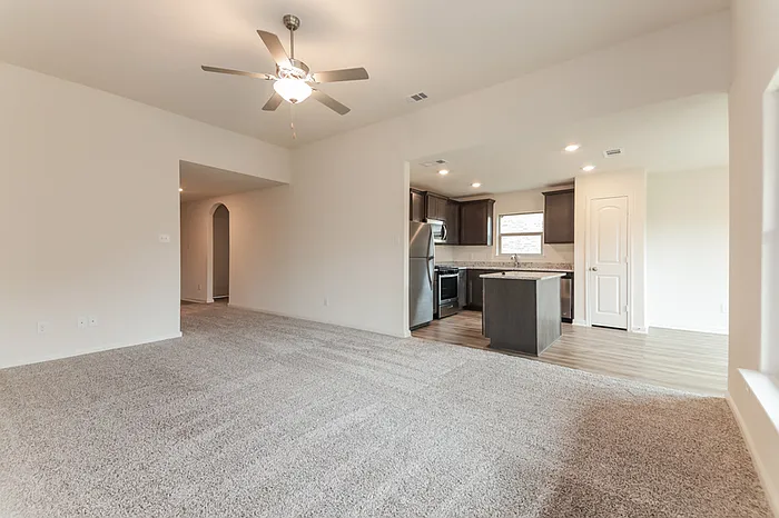 833 Mallorie Ln — Photo 3