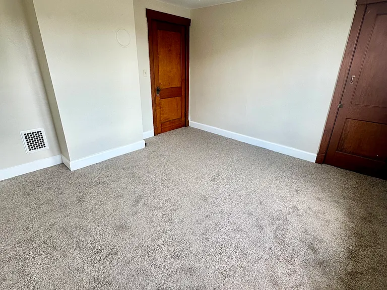 7321 Somerset St — Photo 12