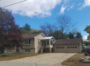 21 Kevin St, Lewiston, ME 04240