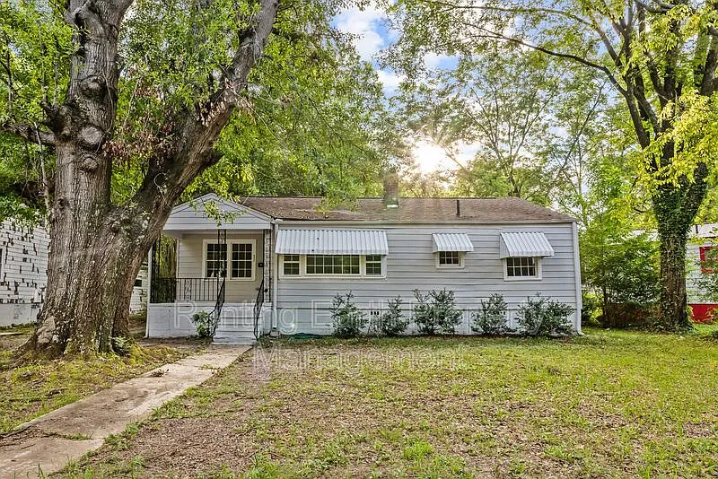 Building Photo - 832 Meadowbrook Dr