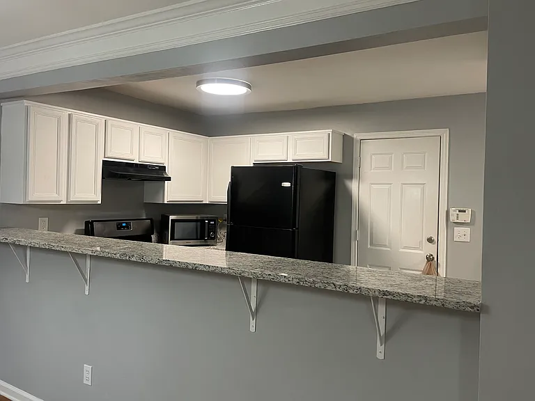 3614 Regency Park Dr — Photo 8