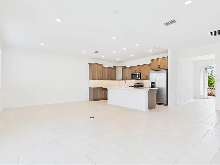 5824 SW 70th Ter — Photo 6