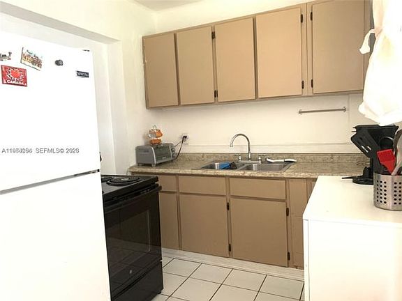 4th image of 2131-2131 Arthur St