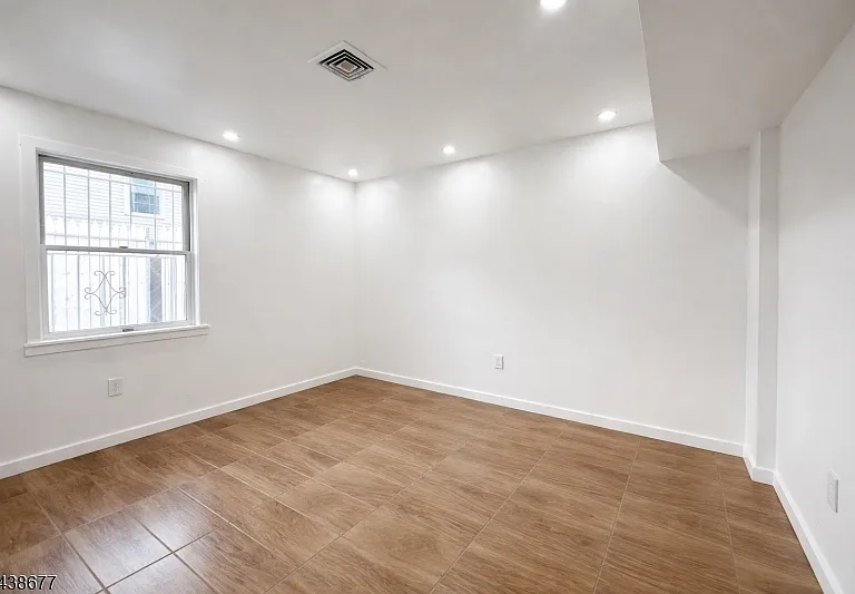 87 Merseles St — Photo 12