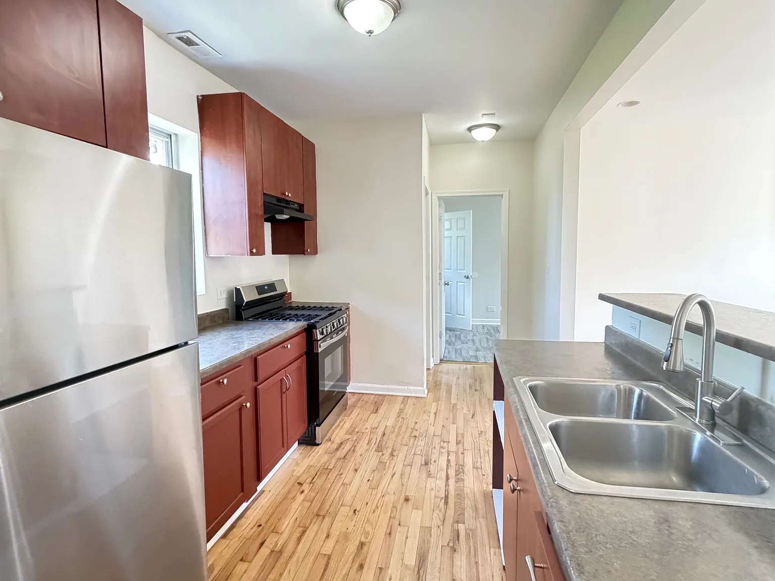 9118-9124 South Dauphin Avenue - 9120-3E — Photo 4