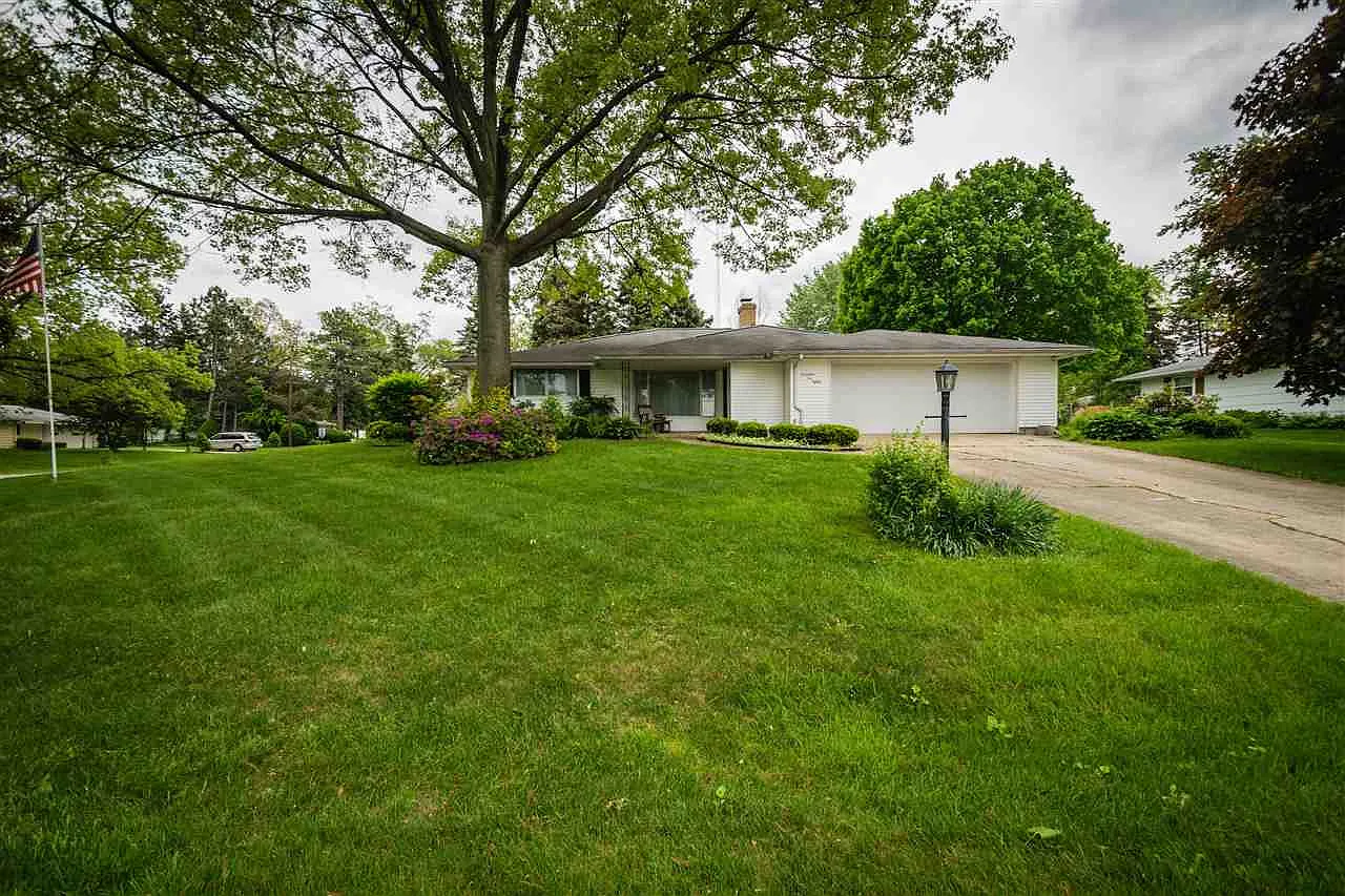 17280 Parker Ave photo 1