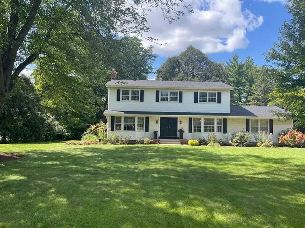 2S344 Burning Trl, Wheaton, IL 60189