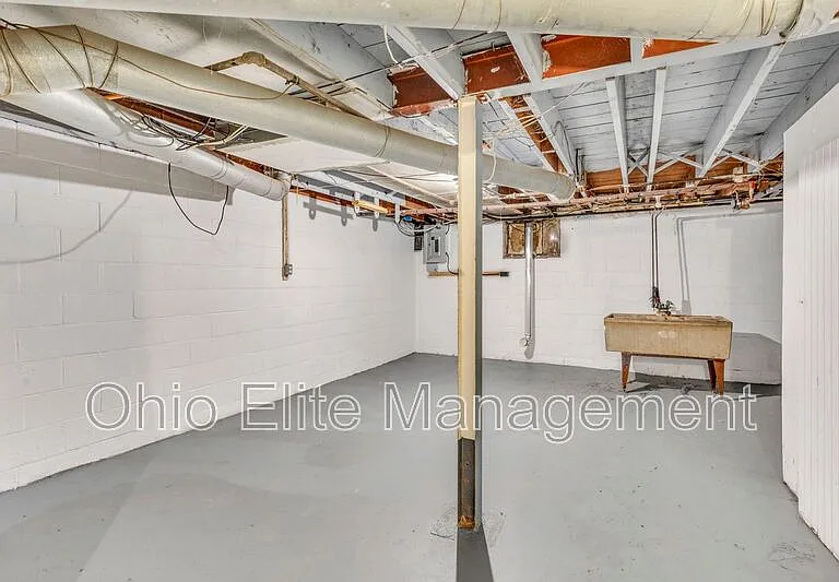 49 S Burgess Ave — Photo 24