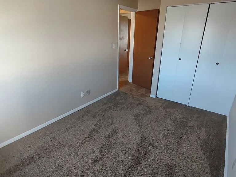 410 - WINDING BROOK APARTMENTS — Photo 53