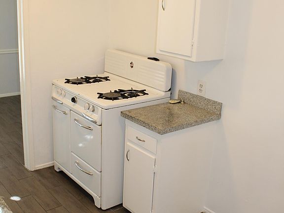4th image of 12308 Magnolia Blvd #12308.5