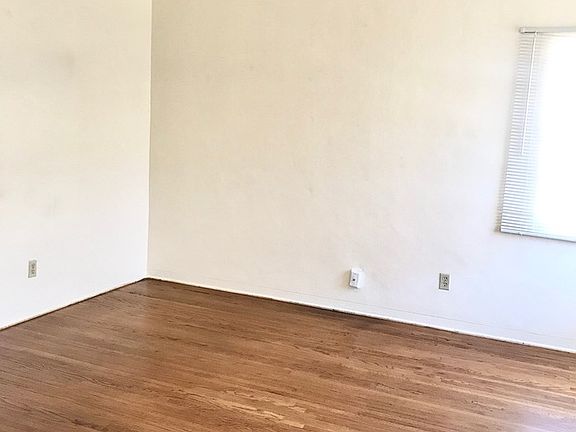 2nd image of 4235 33rd St