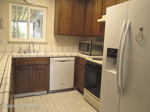 3rd image of 3584 Butcher Dr