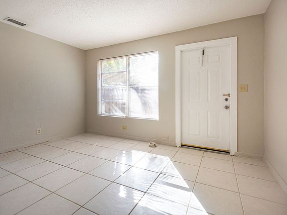 5th image of 1146 NE 3rd Ave APT 5
