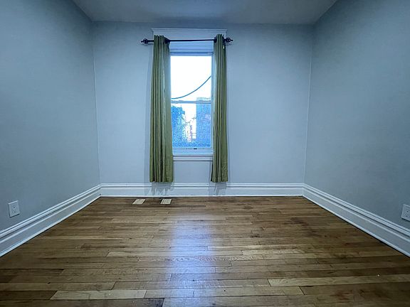 5th image of 104 Baldwin Ave #19E
