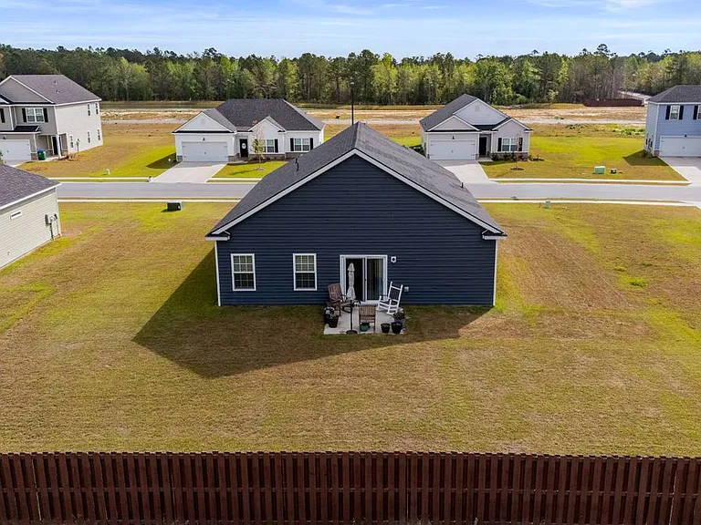 203 Glick Way — Photo 11