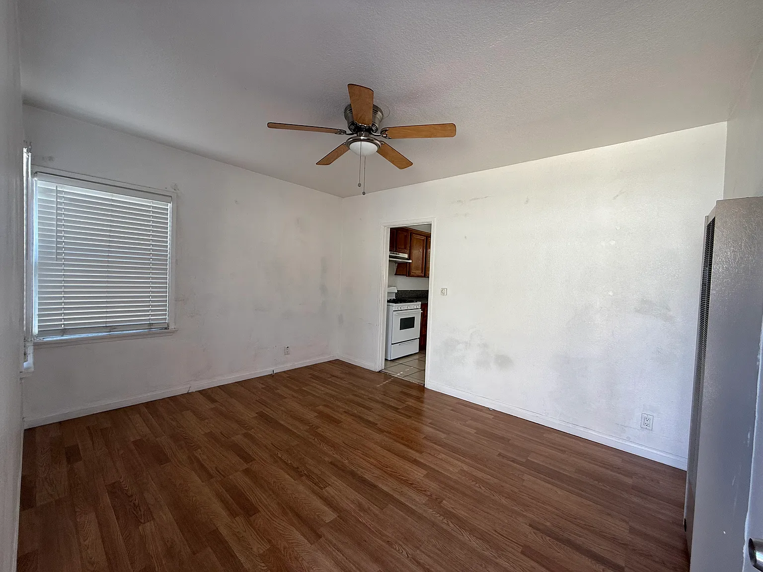 1 bed, 800 sqft, $1,900 — Photo 3