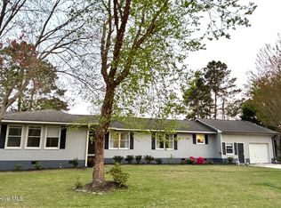 111 Tree Fern Dr, Morehead City, NC 28557