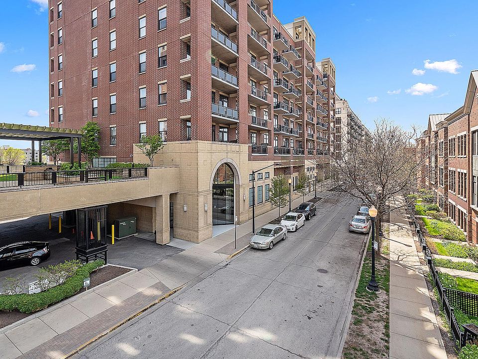 1st image of 833 W 15th Pl Unit 505