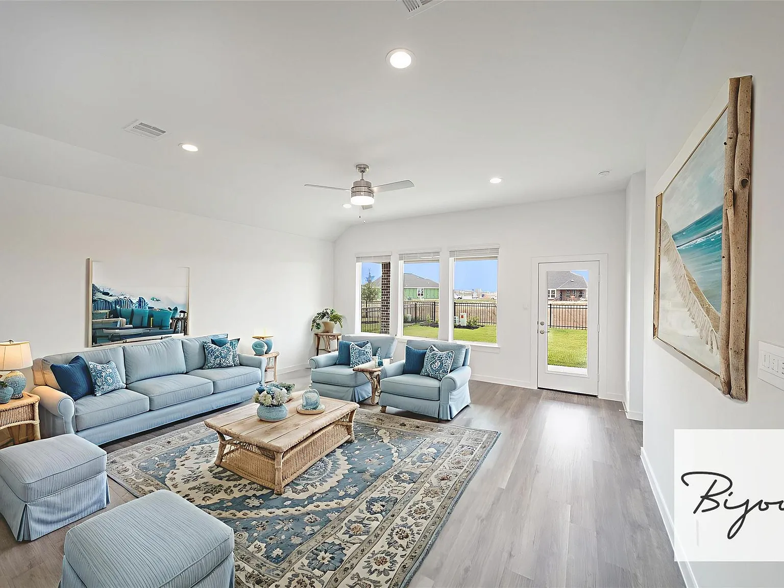 4 bed, 3.0 bath, 2072 sqft, $2,950 — Photo 4