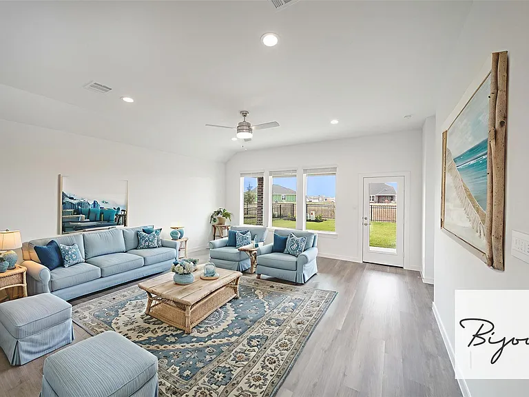 1728 Daylight Lake Dr — Photo 1