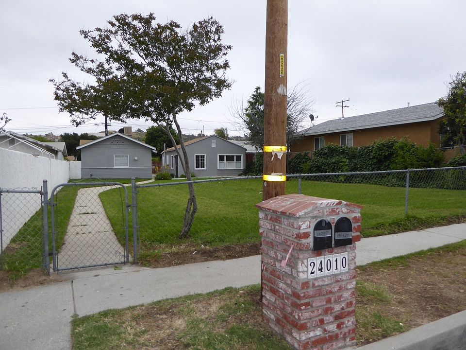 1st image of 24012 Arch St